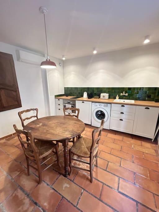 La Confidentielle Centre Ville Arles Terrasse Екстер'єр фото
