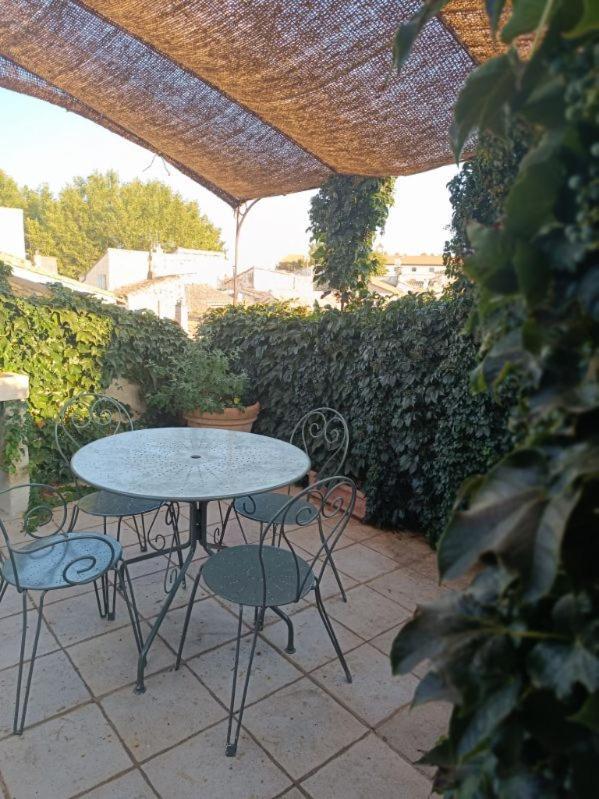 La Confidentielle Centre Ville Arles Terrasse Екстер'єр фото